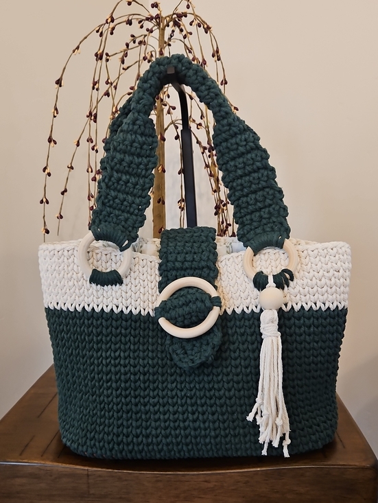 None Handbags - Dark Green & Off White Tote Bage Hand Crocheted By Me